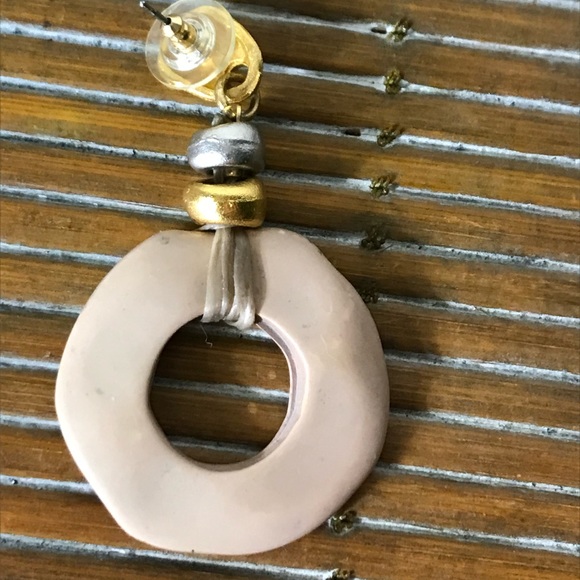 ☀️WEEKEND SALE☀️ ☀️Asymmetrical circle drop earrings - Picture 3 of 4